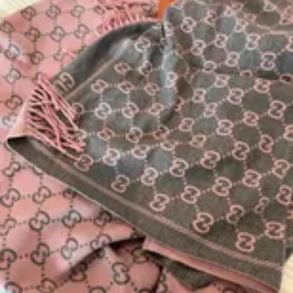 Gucci GG Wool Scarf - Picture 5 of 7